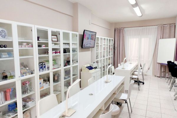 nails-academy-7668BD887246-49AD-5567-589F-68473A5E7B65.jpg